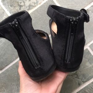 GAP Shoes - Gap Velvet Mary Jane Ballet Flats GAP Shoes - Gap Velvet Mary Jane Ballet Flats